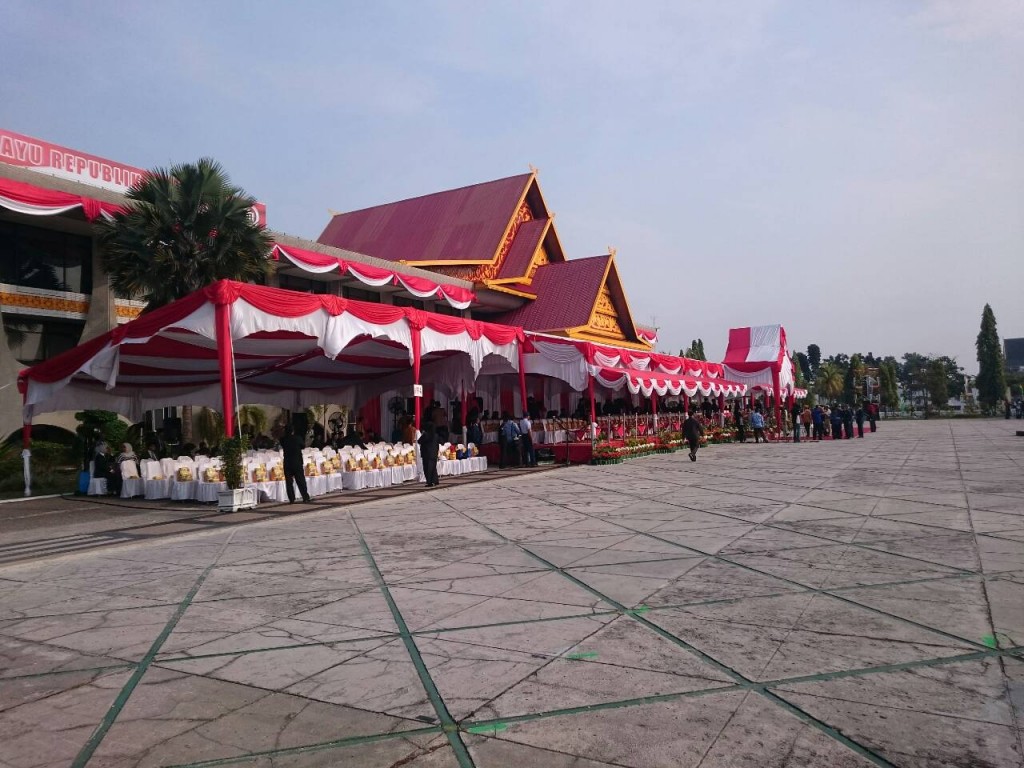 Persiapan Upacara di Kantor Gubernur Riau