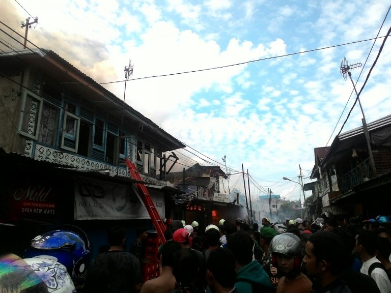 Kebakaran Melanda Jalan Karet