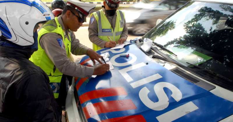 Sepeda Motor Yang Lewati Fly Over Segera Kena Tilang