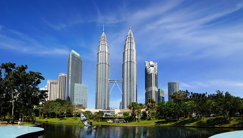 Tips dan Trik Backpacking ke Malaysia, Ikuti Langkah Seru di Sini