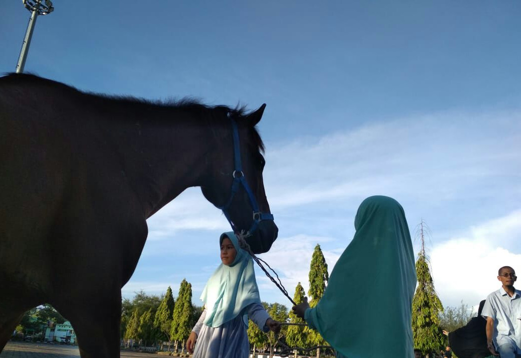 Melengah Puaso dengan Berkuda di Mesjid Raya Annur