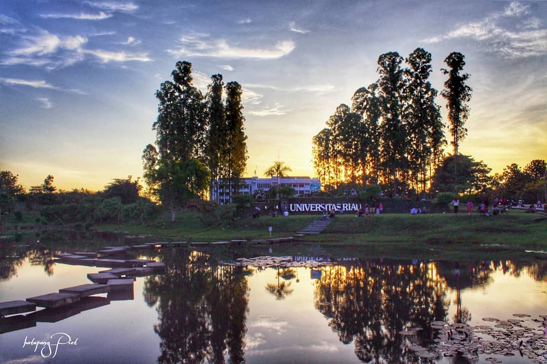 7 Spot Foto yang Instagramable di Kampus UR