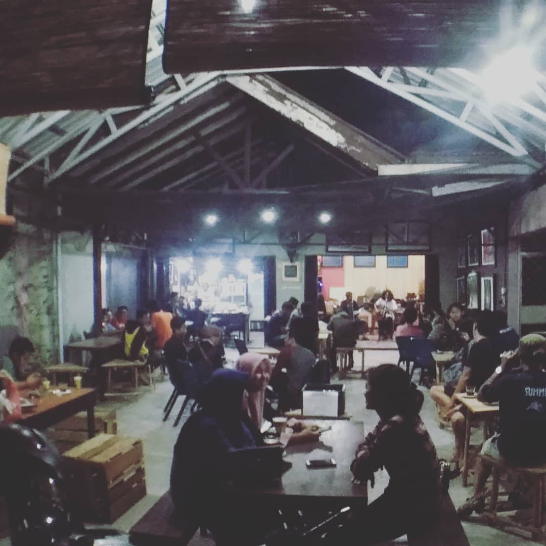 Rumah Budaya Sikukeluang Buka Posko Bantuan Gempa Sulawesi