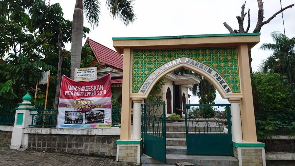 Komplek Makam Marhum Pekan