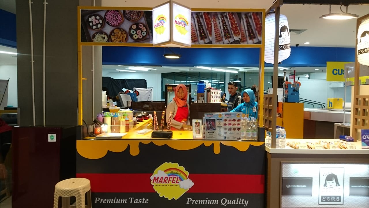 Rainbow Marfel, Jajanan dengan Toping Pelangi