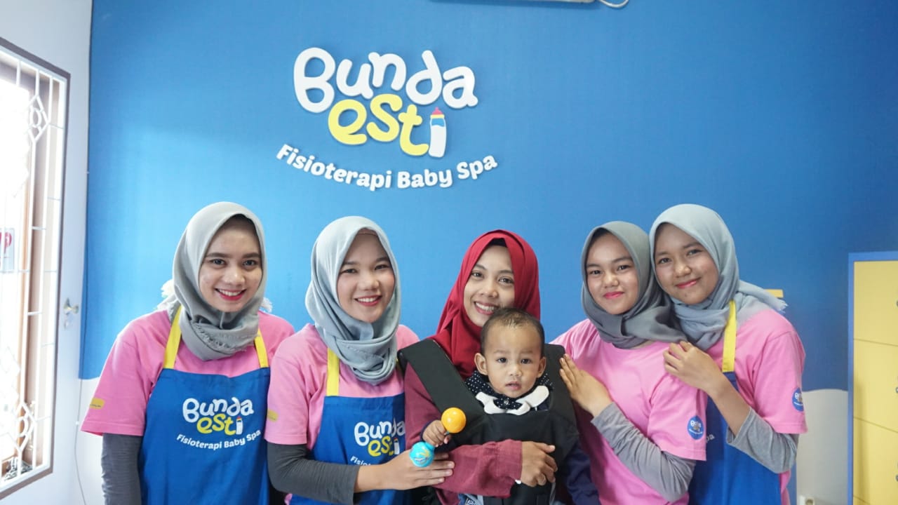 Bunda Esti Baby Spa yang Menyenangkan untuk Bayi