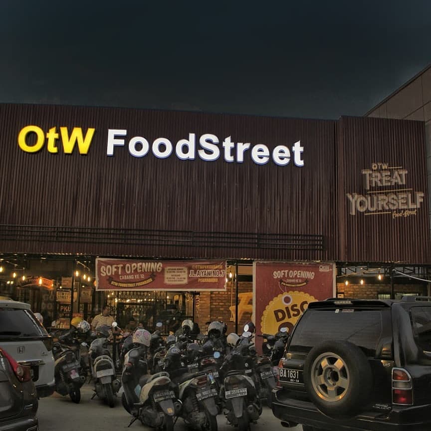 Nongkrong Kekinian di OTW Food Street Pekanbaru