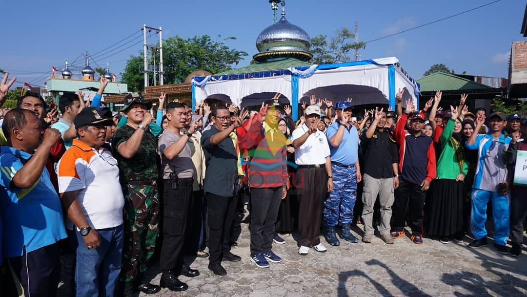Aksi Gotong Royong Bersih Sungai Siak