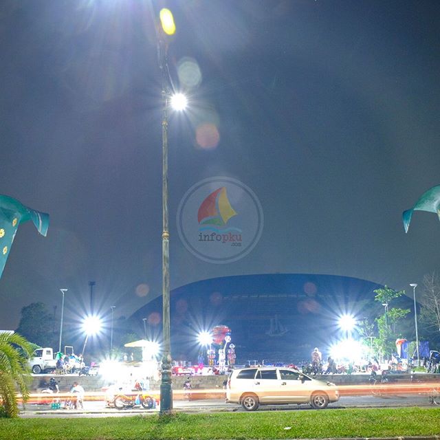 Stadion Utama Riau Malam