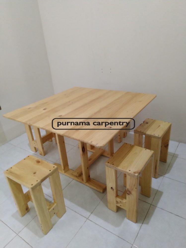 Meja makan kayu pinus jati belanda