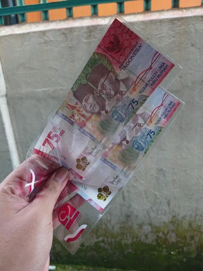Cara Menyimpan Uang Kertas Cara Menyimpan Uang Kertas
