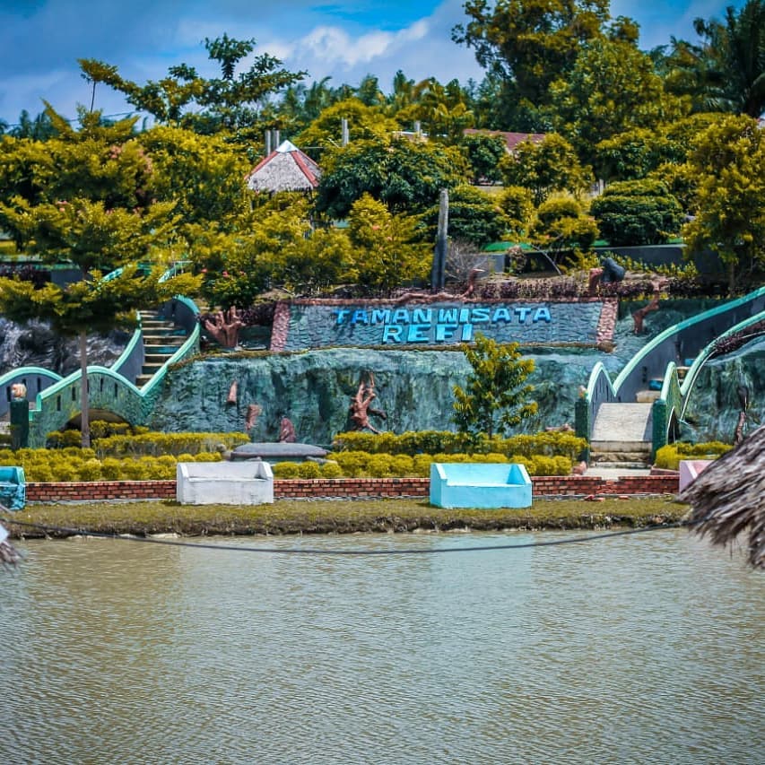 taman wisata love refi