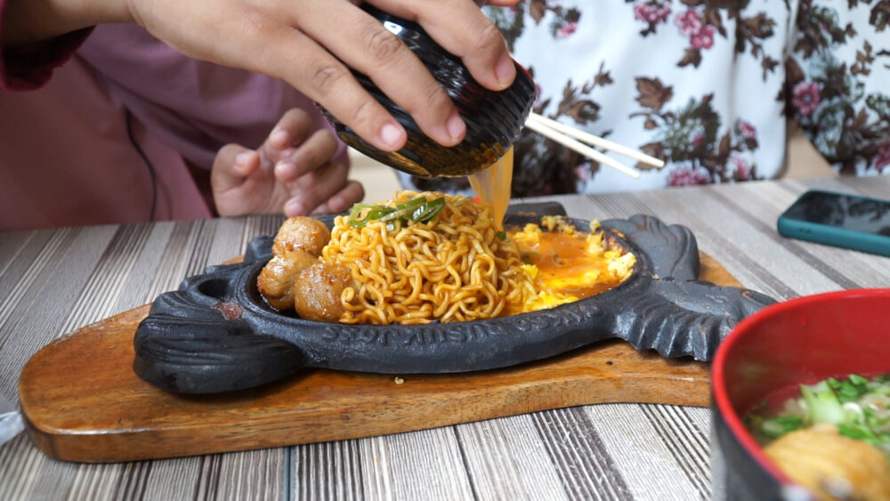 Bakso Hotplate telor ceplok