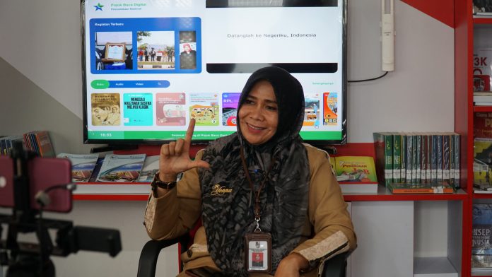 Kenalkan Literasi Pada Masyarakat Kenalkan Literasi Pada Masyarakat