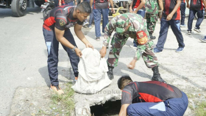 Gotong Royong Massal Pekanbaru