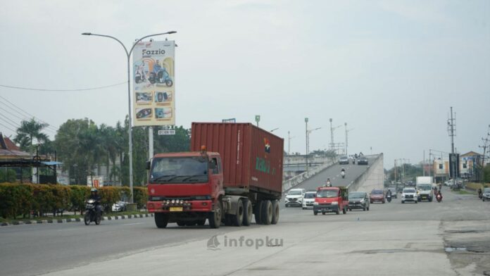 Rambu Larangan Kendaraan Bertonase