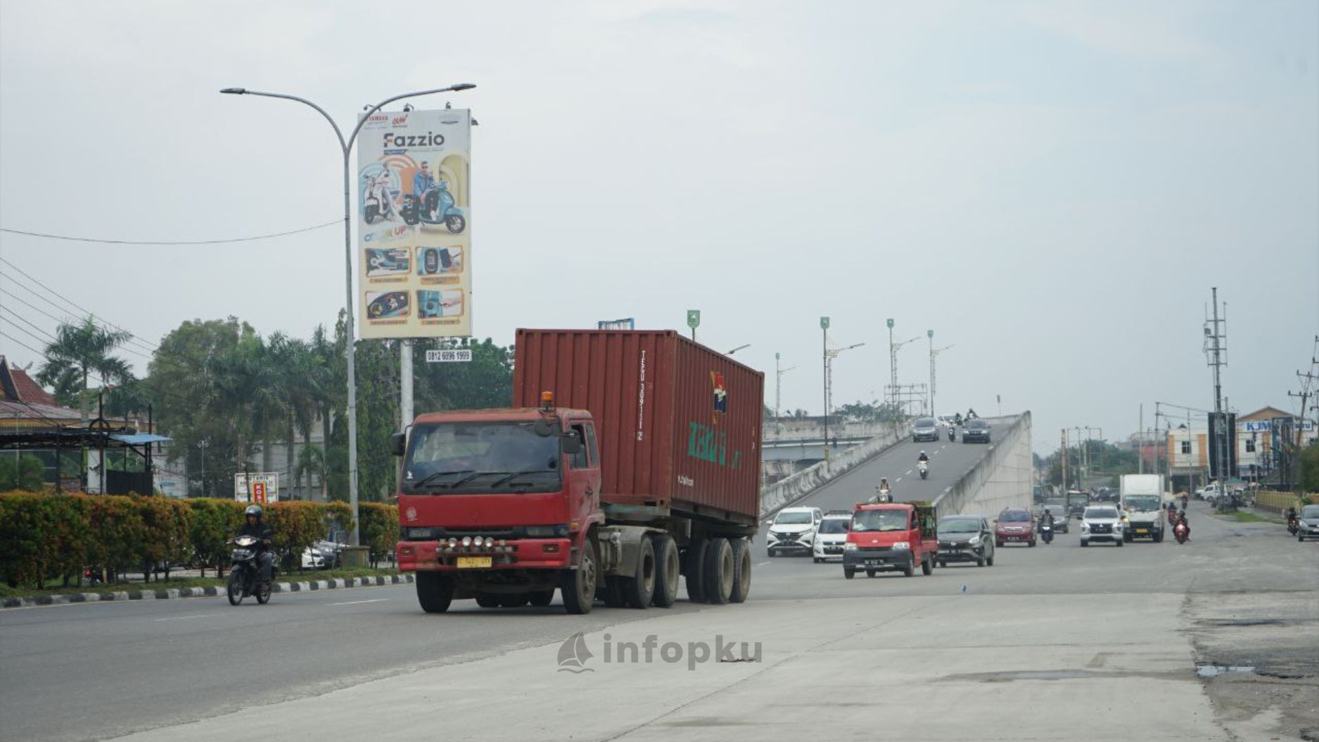 Rambu Larangan Kendaraan Bertonase