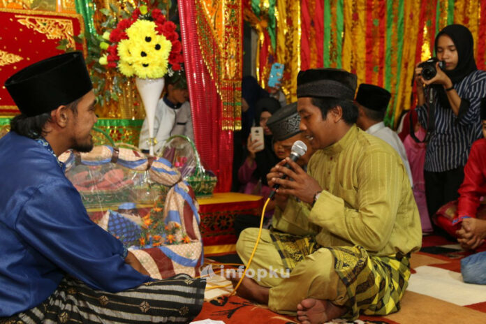 Suku di Provinsi Riau Suku di Provinsi Riau