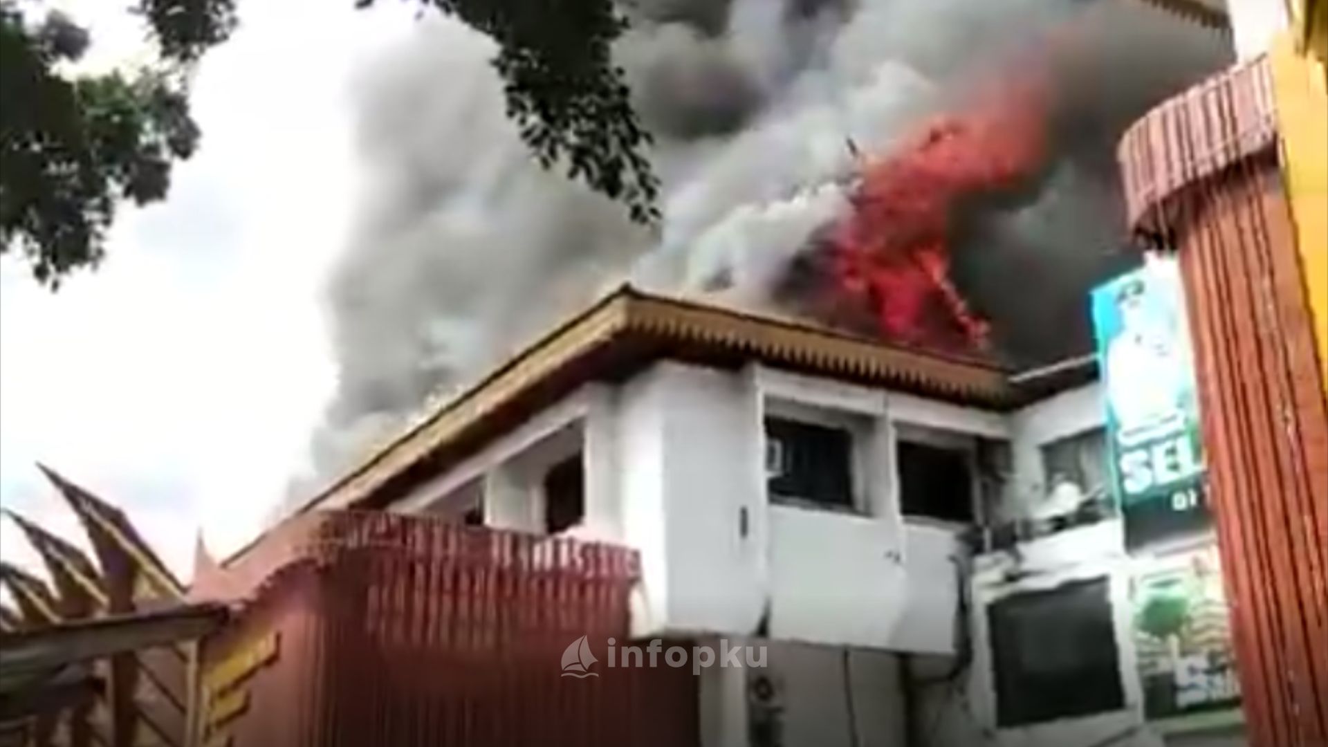 Gedung MPP Pekanbaru Terbakar