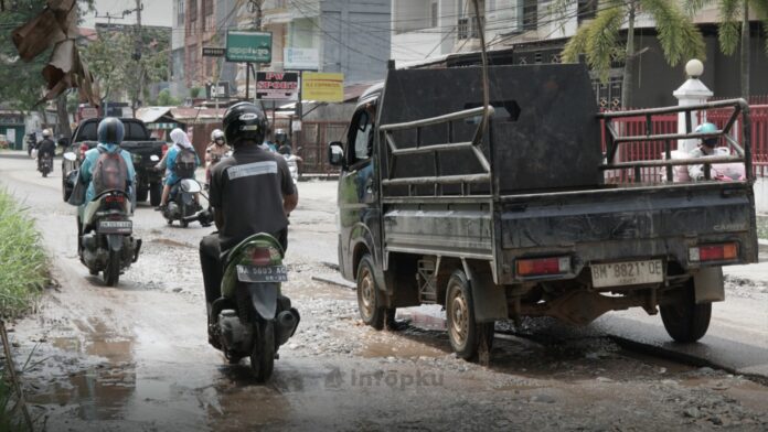 jalan rusak riau