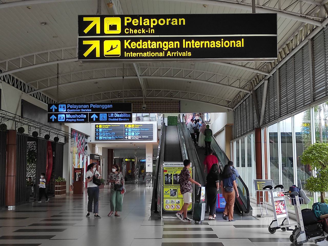 Penerbangan Bandara SSK II