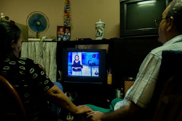 Siaran TV Analog Siaran TV Analog