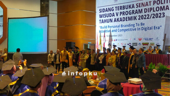 Wisuda Politeknik LP3I Pekanbaru Wisuda Politeknik LP3I Pekanbaru