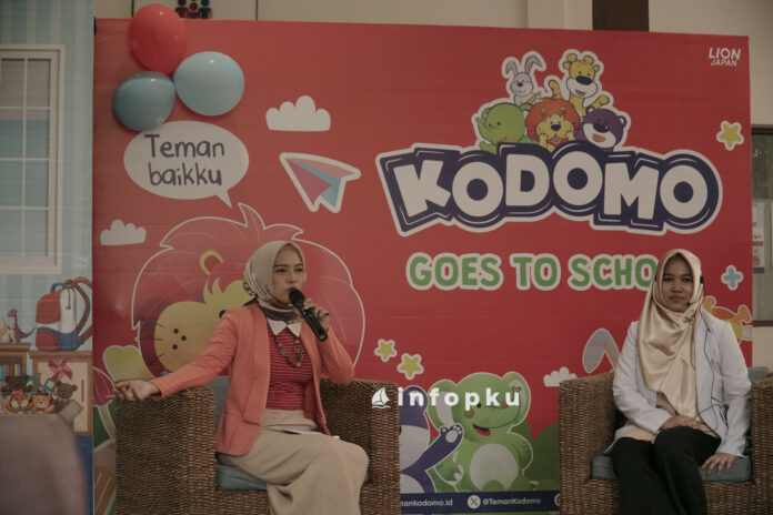 Kodomo Goes to School