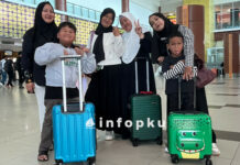 Orang Pekanbaru Liburan Terbang Pake AirAsia Dong Orang Pekanbaru Liburan