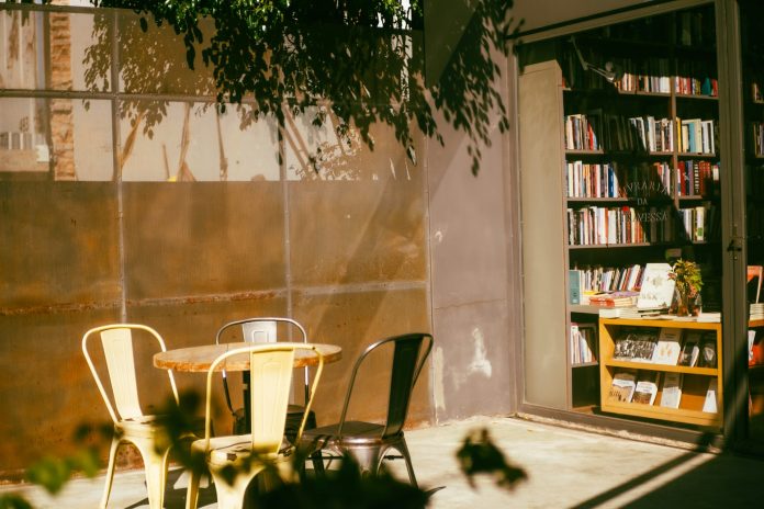 Kafe Buku di Pekanbaru Kafe Buku di Pekanbaru